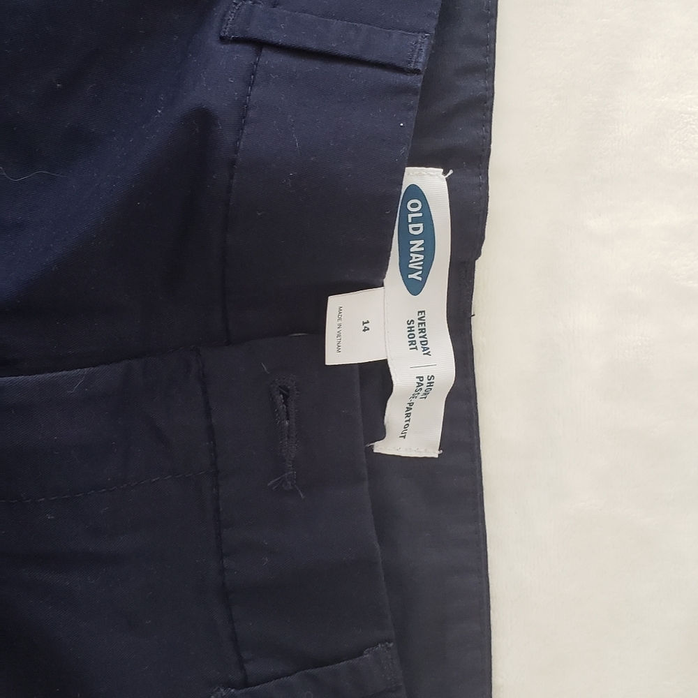 Old Navy shorts - Picture 2 of 3